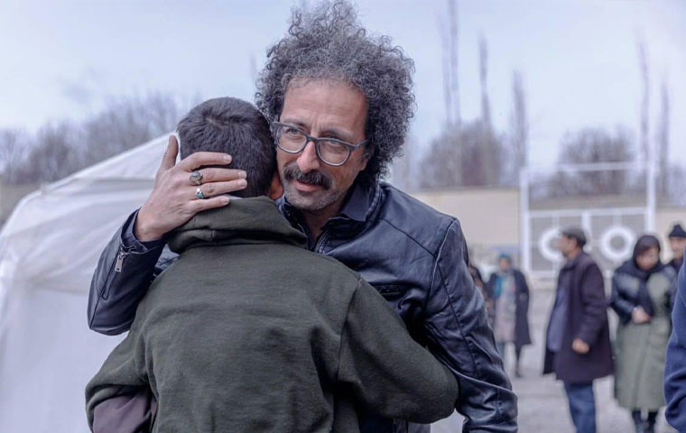 بابک خواجه‌پاشا، کارگردان فیلم در آغوش درخت بابک خواجه‌پاشا، کارگردان فیلم در آغوش درخت